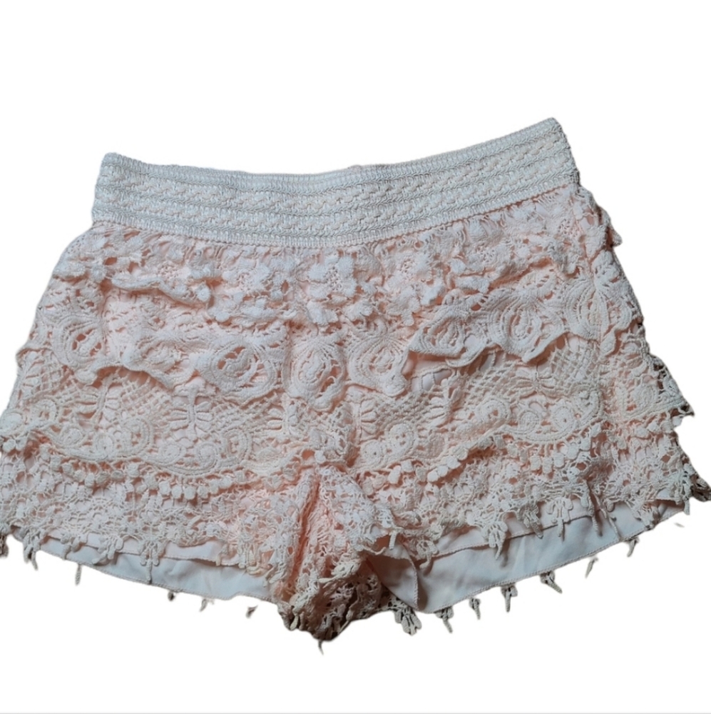 🌸 Layered Lacey Shorts – Soft Pink by Cato (Size S) Romantic Ruffles · Light